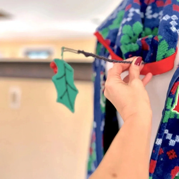 Holiday Time “Kiss Me” Mistle Toe Christmas Onsie - Picture 10 of 10